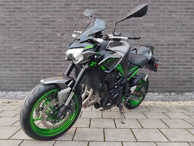 kawasaki - z900