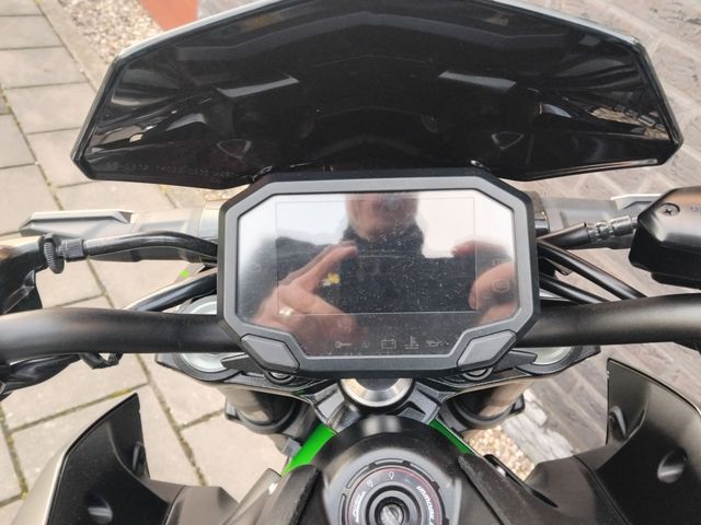 kawasaki - z900