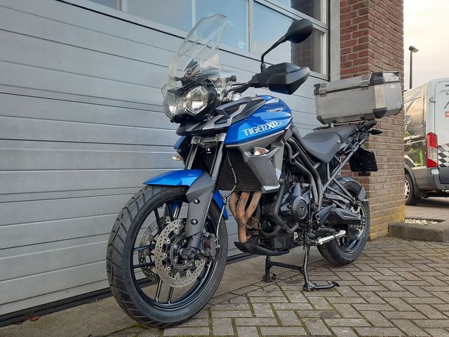 triumph - tiger-800-xrx