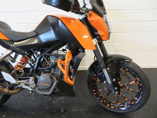 ktm - 125-duke