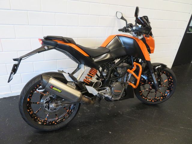 ktm - 125-duke