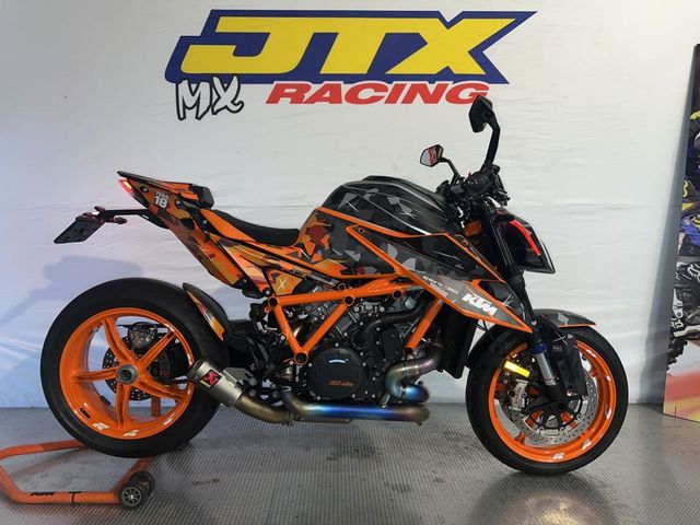 ktm - 1290-super-duke-r