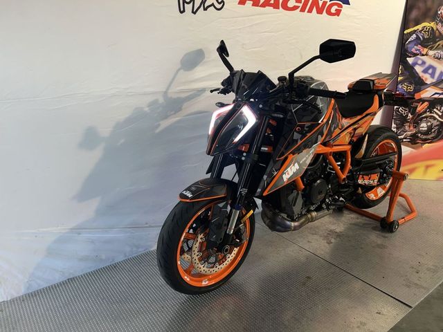 ktm - 1290-super-duke-r