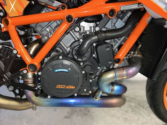 ktm - 1290-super-duke-r