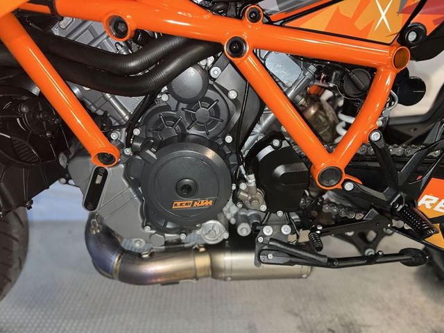 ktm - 1290-super-duke-r