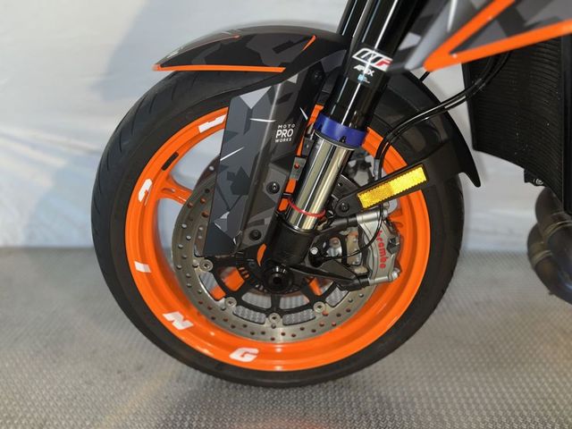 ktm - 1290-super-duke-r