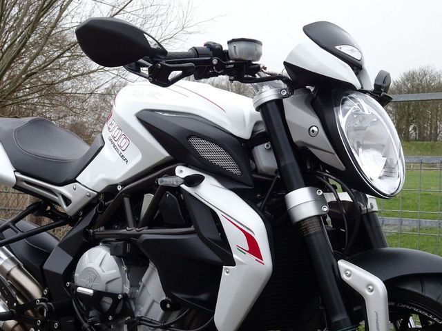 mv-agusta - brutale-800-dragster