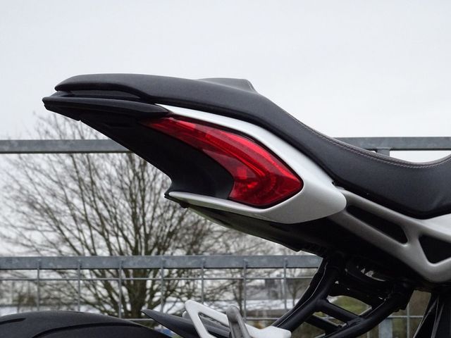 mv-agusta - brutale-800-dragster