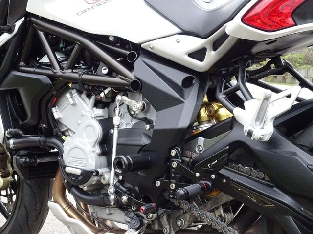 mv-agusta - brutale-800-dragster