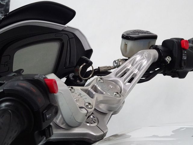 mv-agusta - brutale-800-dragster