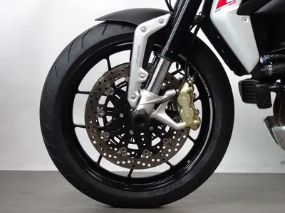 MV AGUSTA BRUTALE 800 DRAGSTER – foto 4