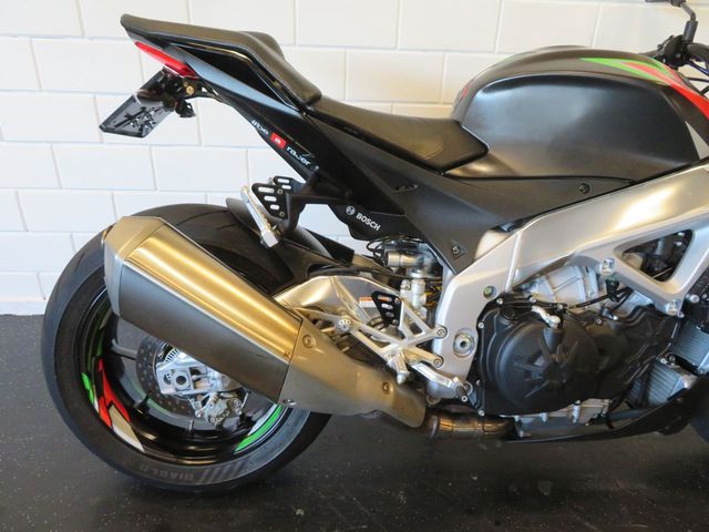 aprilia - tuono--v4-1100-factory