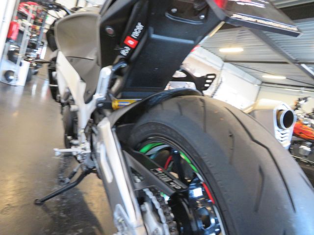 aprilia - tuono--v4-1100-factory