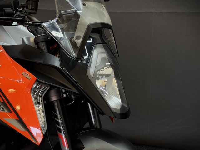 ktm - 1290-super-duke-gt