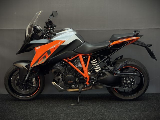 ktm - 1290-super-duke-gt