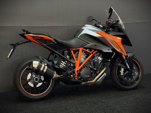 ktm - 1290-super-duke-gt