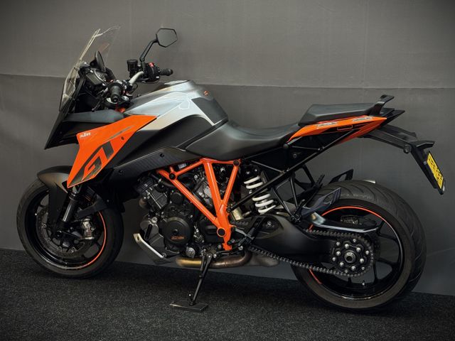ktm - 1290-super-duke-gt