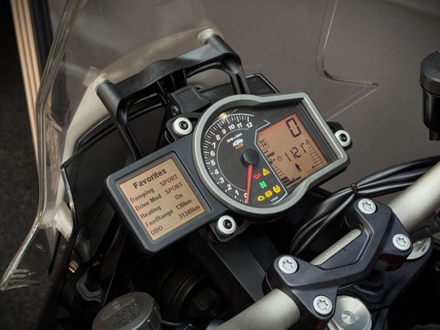 ktm - 1290-super-duke-gt
