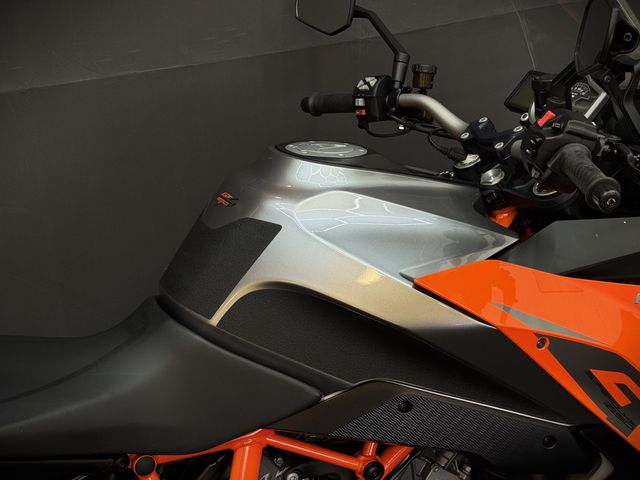 ktm - 1290-super-duke-gt