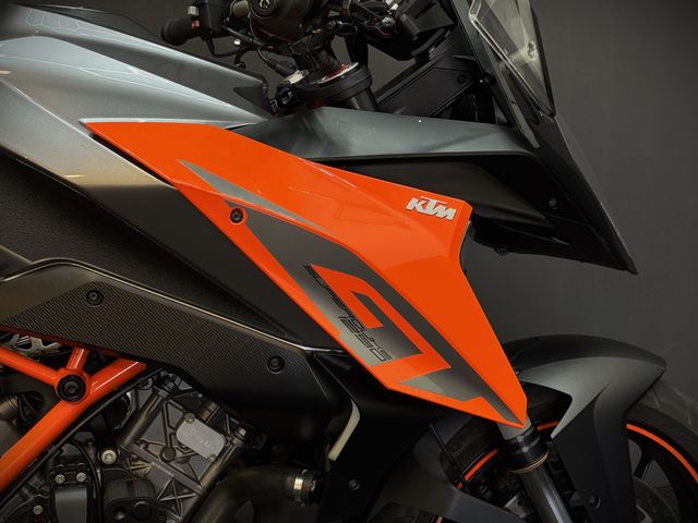 ktm - 1290-super-duke-gt