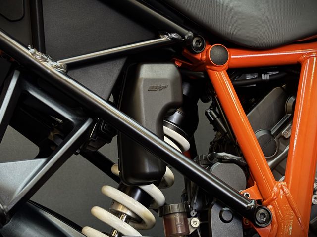 ktm - 1290-super-duke-gt