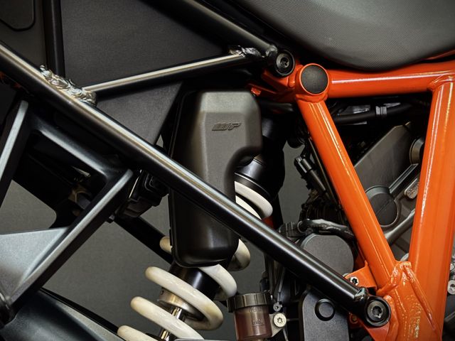 ktm - 1290-super-duke-gt