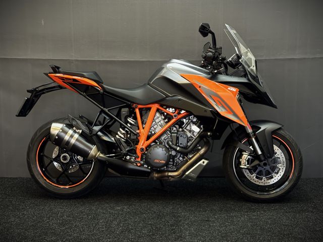 ktm - 1290-super-duke-gt