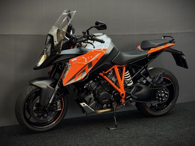 ktm - 1290-super-duke-gt