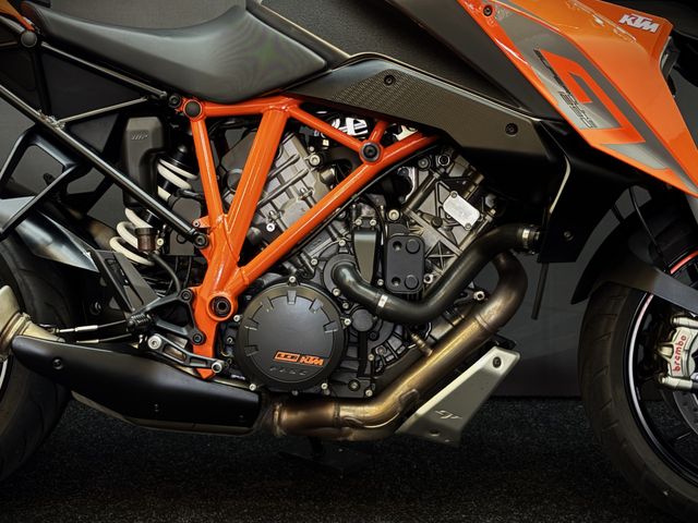 ktm - 1290-super-duke-gt