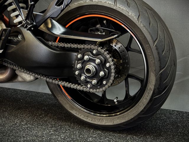 ktm - 1290-super-duke-gt