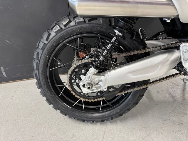 triumph - scrambler-1200-xe