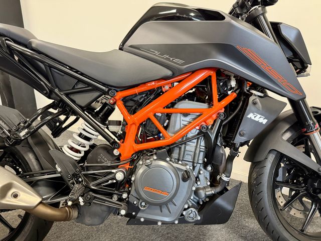 ktm - 390-duke-abs