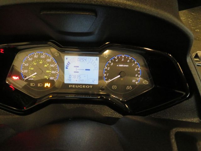 peugeot - metropolis-rs