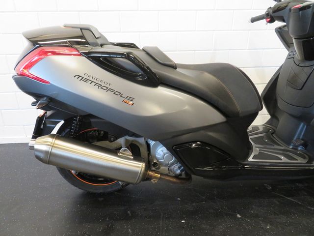 peugeot - metropolis-rs