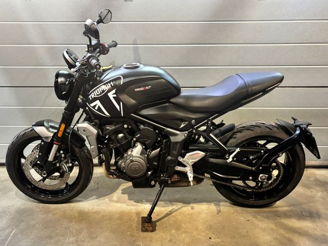 triumph - trident-660