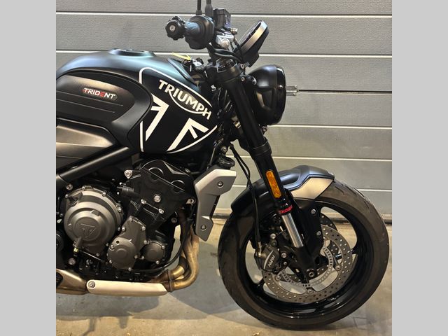 triumph - trident-660