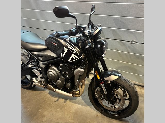 triumph - trident-660