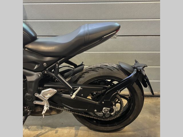 triumph - trident-660