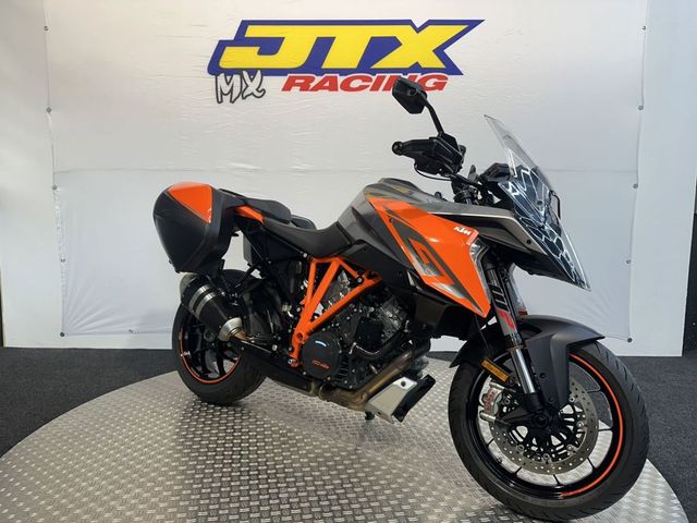 ktm - 1290-super-duke-gt