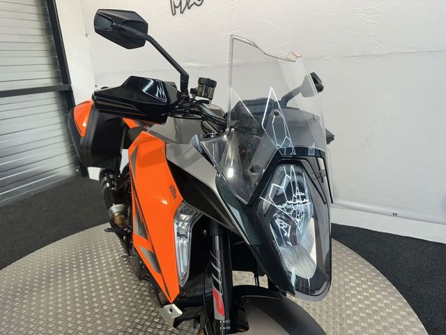 ktm - 1290-super-duke-gt