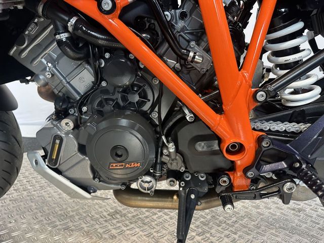 ktm - 1290-super-duke-gt