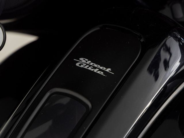 harley-davidson - street-glide-st-flhxst