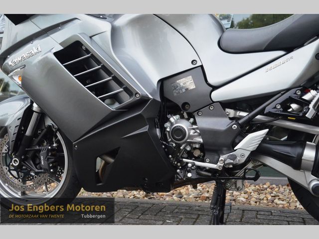 kawasaki - gtr-1400