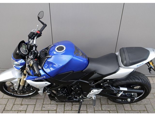 suzuki - gsr-750