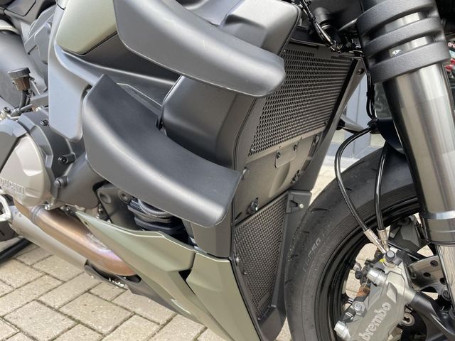 ducati - streetfighter-v2