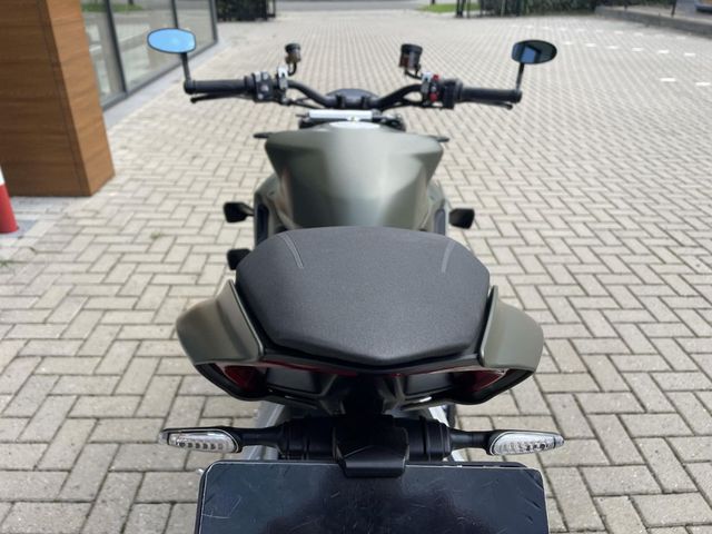 ducati - streetfighter-v2