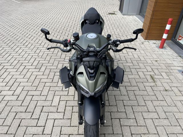 ducati - streetfighter-v2