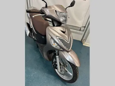 SUZUKI SIXTEEN 150 – foto 3