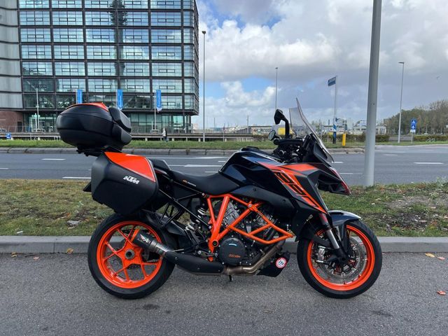 ktm - 1290-super-duke-gt