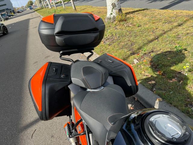 ktm - 1290-super-duke-gt